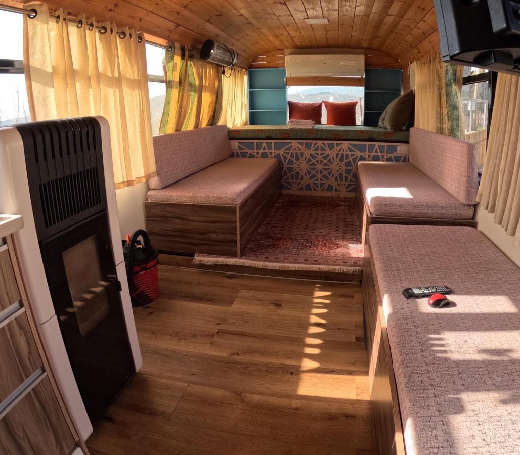 Apartamento The Bus Majdal Shams Exterior foto